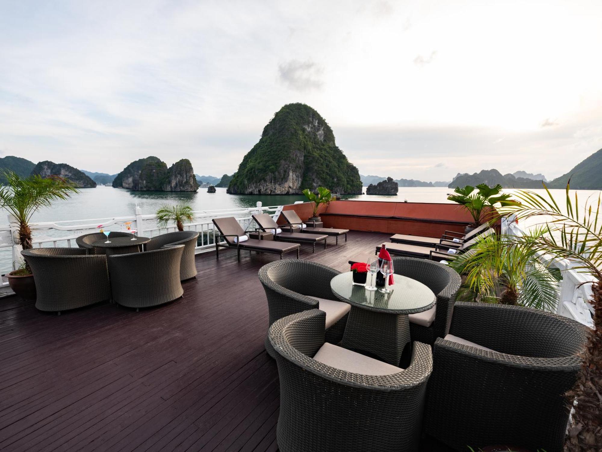 Hera Boutique Cruise Ha Long Bay Buitenkant foto