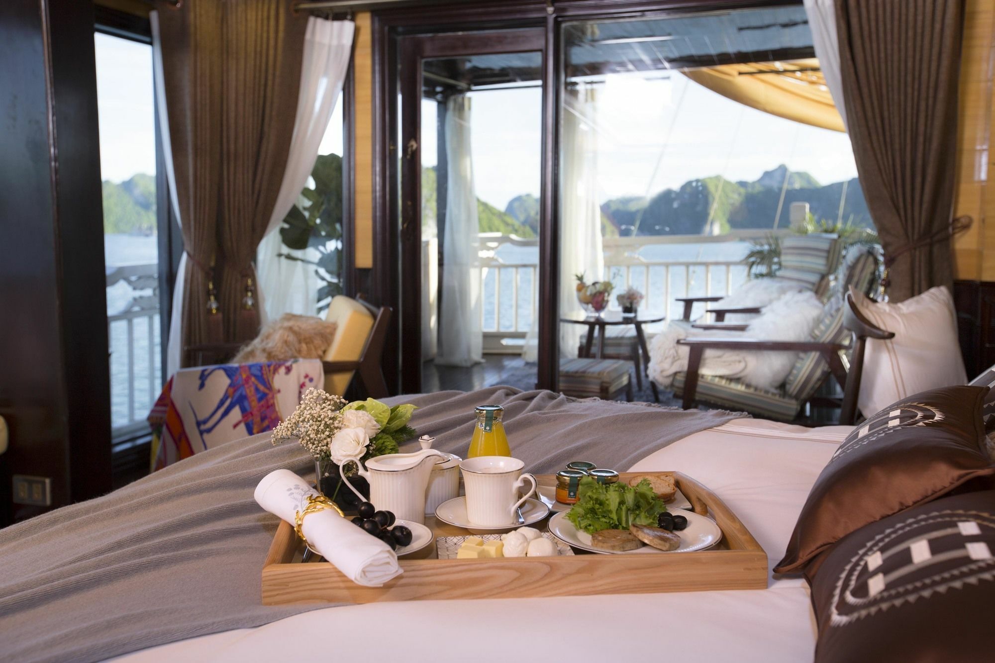 Hera Boutique Cruise Ha Long Bay Buitenkant foto