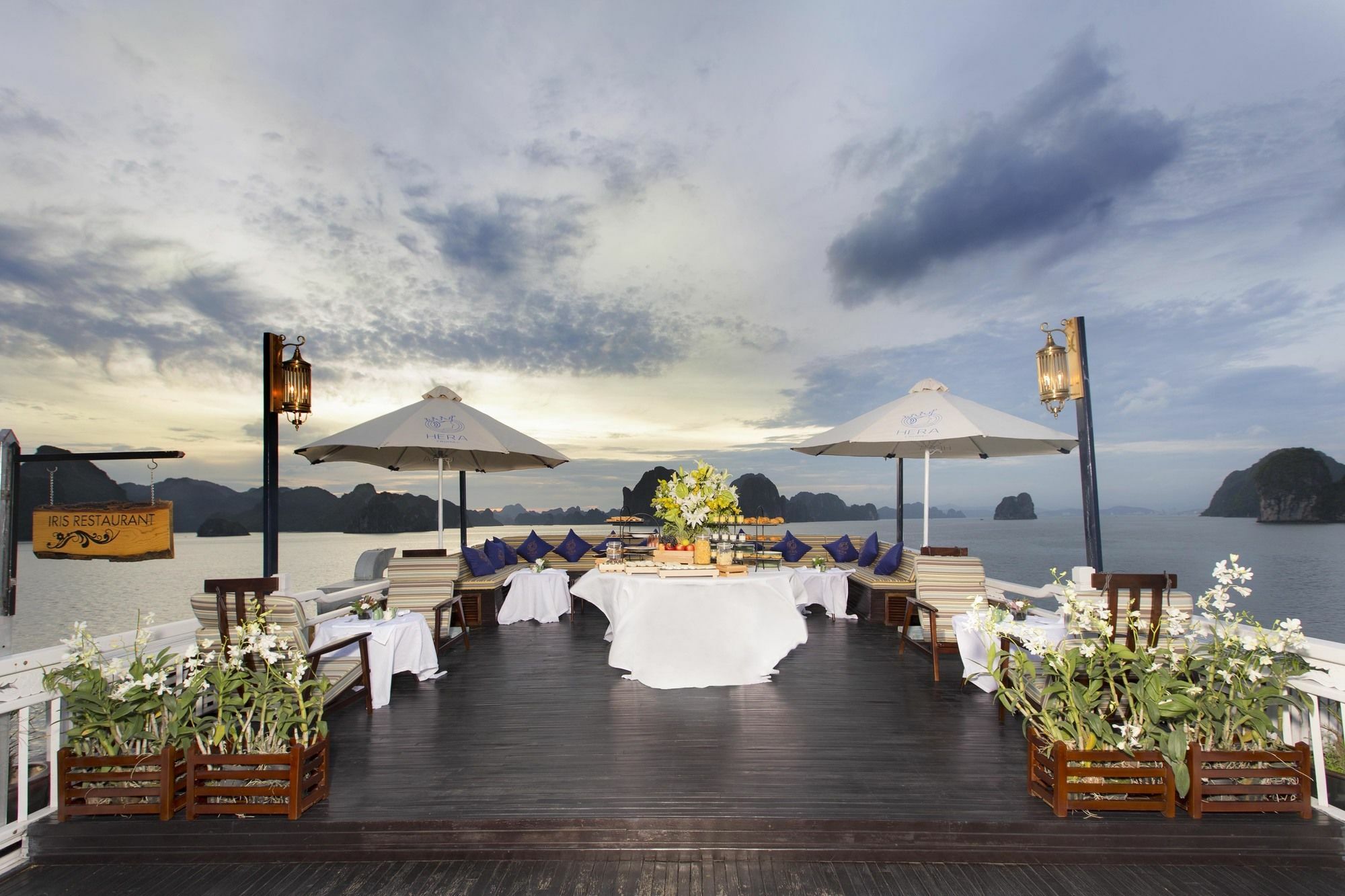 Hera Boutique Cruise Ha Long Bay Buitenkant foto