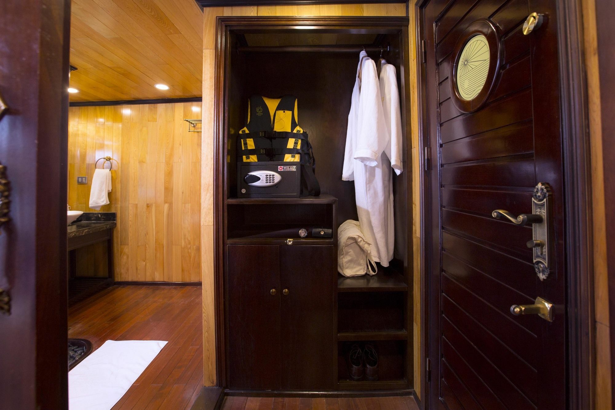 Hera Boutique Cruise Ha Long Bay Buitenkant foto