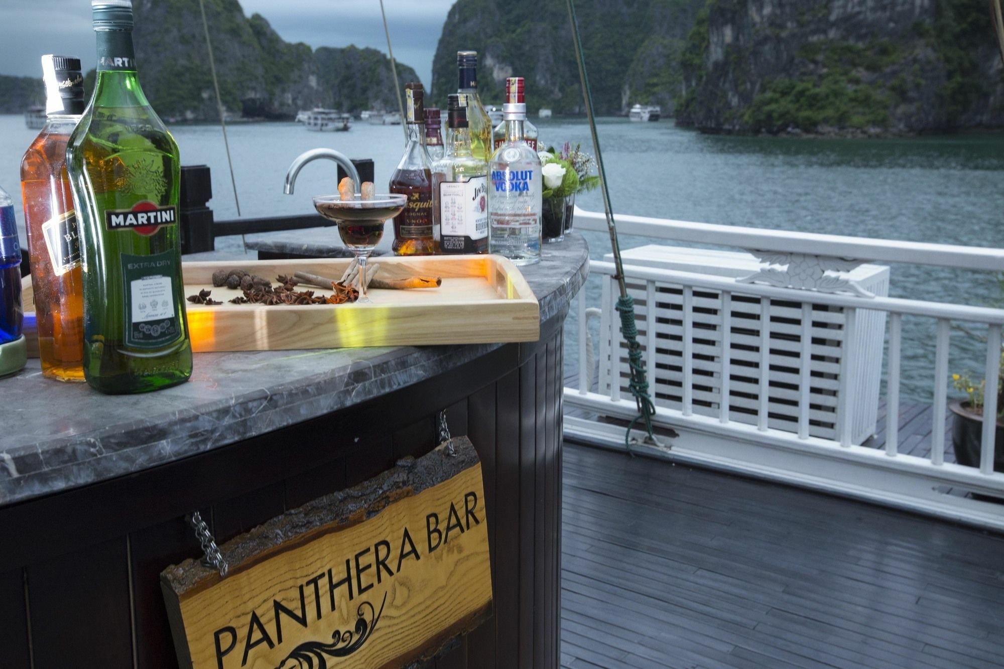 Hera Boutique Cruise Ha Long Bay Buitenkant foto